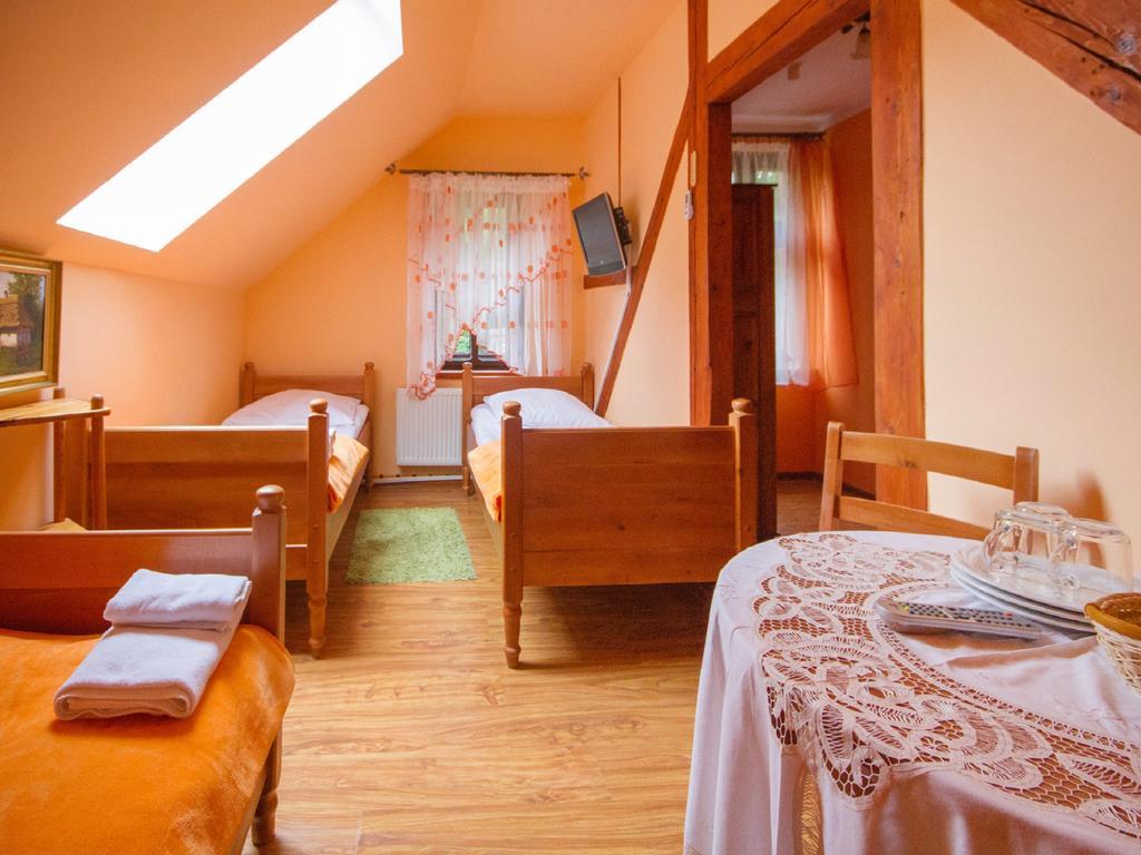 Willa Jagniatkow Bed & Breakfast Exterior photo