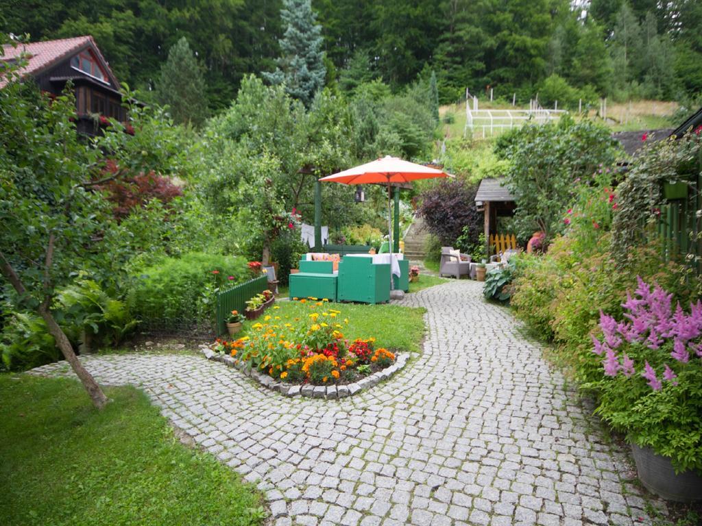 Willa Jagniatkow Bed & Breakfast Exterior photo