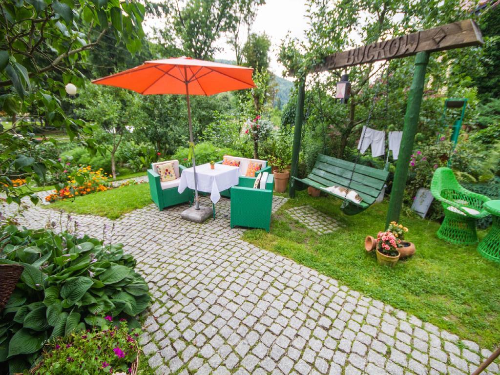 Willa Jagniatkow Bed & Breakfast Exterior photo