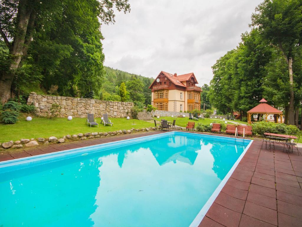 Willa Jagniatkow Bed & Breakfast Exterior photo