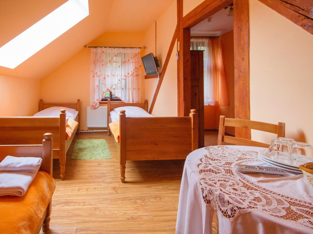 Willa Jagniatkow Bed & Breakfast Exterior photo